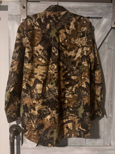 Load image into Gallery viewer, Mossy Oak Forest Floor L/S Shirt (Medium)