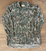 Load image into Gallery viewer, Original Mossy Oak Greenleaf Button Down Shirt (L)🇺🇸