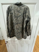 Load image into Gallery viewer, Mossy Oak NRA Treestand Button Up (L)🇺🇸