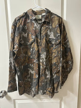 Load image into Gallery viewer, 90’s Vintage Mossy Oak Fall Foliage Shirt (L/XL) 🇺🇸