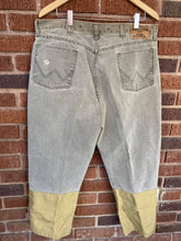 Load image into Gallery viewer, Wrangler Rugged Wear Hunting Pants Size 38x26