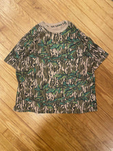 Load image into Gallery viewer, Vintage Green Leaf Pocket T-Shirt (L/XL)