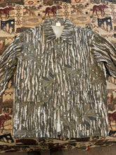 Load image into Gallery viewer, Vintage Realtree original greenleaf shirt