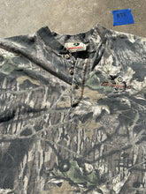 Load image into Gallery viewer, Vintage Mossy Oak Break Up Simmons Sporting Goods Henley (L)