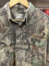 Load image into Gallery viewer, Vintage Team Realtree 10x Button Up (XL)