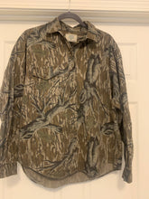 Load image into Gallery viewer, Mossy Oak Treestand LS Button Up