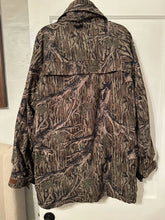 Load image into Gallery viewer, 90’s Columbia Mossy Oak Treestand Camo Jacket (L-Tall)