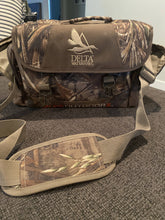 Load image into Gallery viewer, Delta Waterfowl floating Blind Bag