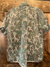 Load image into Gallery viewer, Mossy Oak Greenleaf Short Sleeve Button Up (XXL)🇺🇸