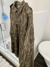 Load image into Gallery viewer, Mossy Oak Bottomland Button Up (XL)
