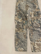 Load image into Gallery viewer, Vintage Gander Mountain Advantage Camo Pants