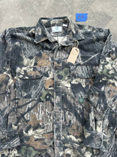 Load image into Gallery viewer, Vintage Mossy Oak Break Up Gen 1 Chamois Button Up (L)
