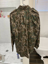 Load image into Gallery viewer, Mossy Oak Green Leaf Button Up (L)