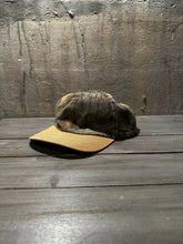 Load image into Gallery viewer, Reversible Camo hat