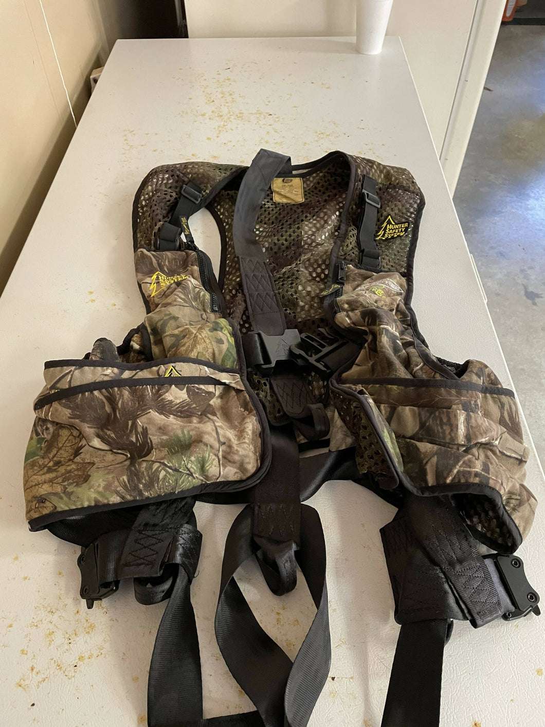 Hunter safety hot sale vest harness