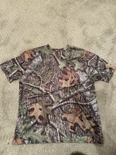 Load image into Gallery viewer, Camo tshirt - large