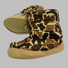 Load image into Gallery viewer, Vintage Polarguard Insulated Camo Booties