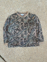 Load image into Gallery viewer, Vintage Mossy Oak Treestand Camo Longsleeve (L)