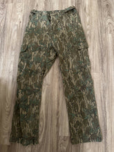 Load image into Gallery viewer, Mossy Oak Green Leaf Tibee Pants (M)