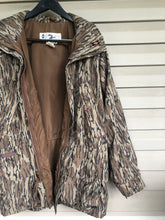 Load image into Gallery viewer, Columbia Bottomlands Jacket (M/L)