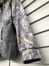 Load image into Gallery viewer, Drake Mossy Oak Pullover (M/L)