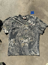 Load image into Gallery viewer, Vintage Mossy Oak Break Up Simmons Sporting Goods Henley (L)
