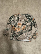 Load image into Gallery viewer, Long sleeve camo shirt