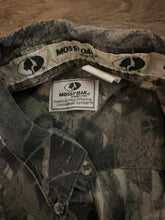 Load image into Gallery viewer, Mossy Oak Short Sleeve Button Down