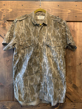 Load image into Gallery viewer, Mossy Oak Bottomland SS Button Up