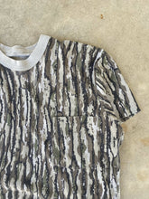 Load image into Gallery viewer, Vintage Realtree T-Shirt Small