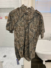 Load image into Gallery viewer, Mossy Oak Treestand Short Sleeve Button Up (M)🇺🇸