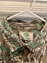 Load image into Gallery viewer, Mossy Oak original greenleaf button down