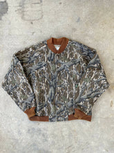 Load image into Gallery viewer, Vintage Mossy Oak Treestand Camo Bomber Jacket (XXXL) 🇺🇸