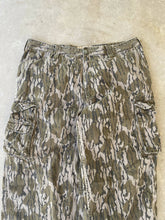 Load image into Gallery viewer, Mossy Oak Bottomland Pants 39 x 30.5