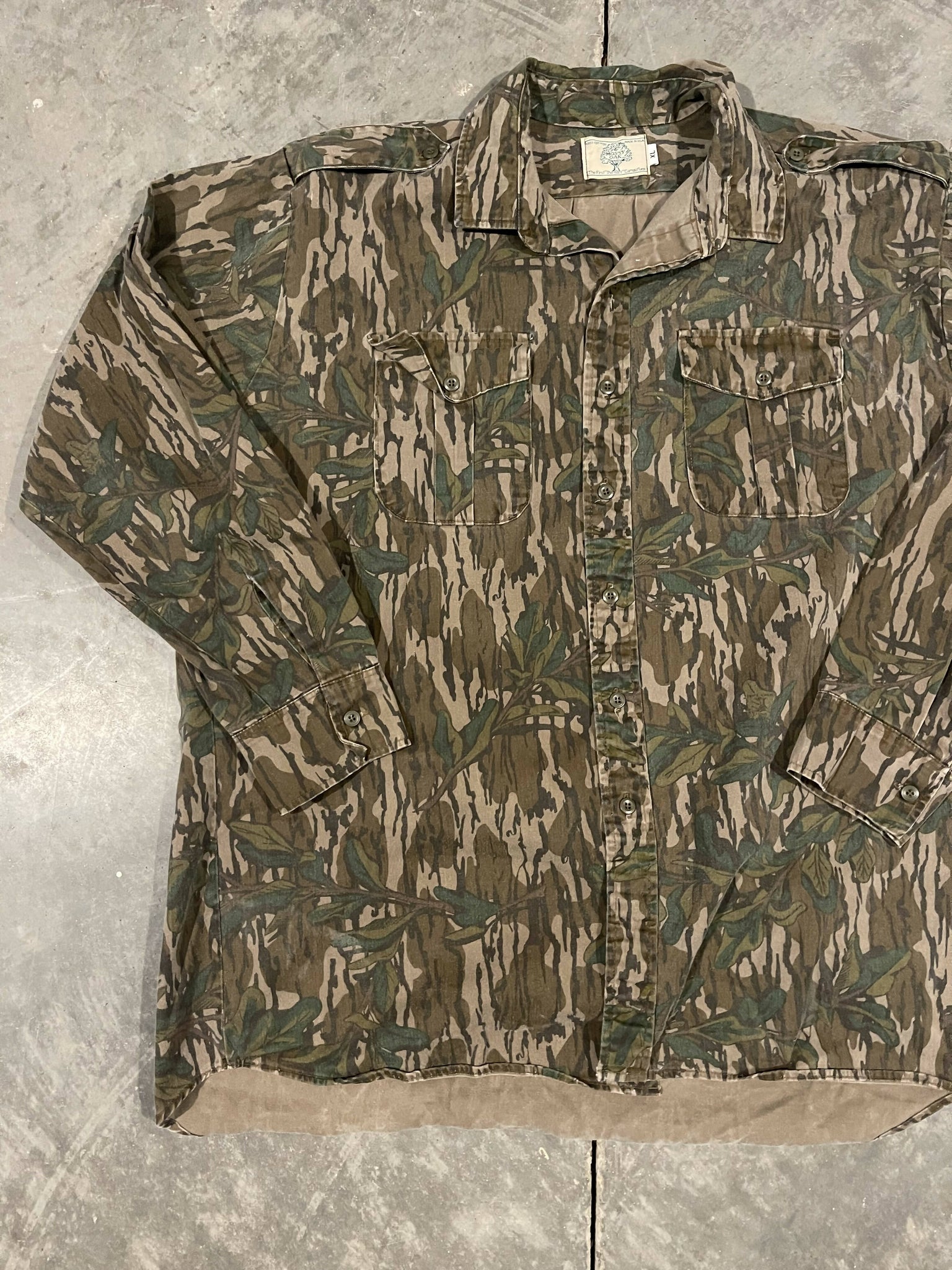 90’s Mossy Oak Greenleaf Button Down Shirt (XL) 🇺🇸 – Camoretro