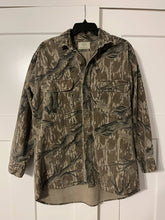 Load image into Gallery viewer, Mossy Oak Treestand Chamois Shirt (M/L) 🇺🇸