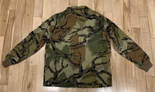 Load image into Gallery viewer, Predator Camo Jacket Size M - USA