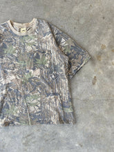 Load image into Gallery viewer, Vintage Duxbak Realtree Camo Pocket Tee (L) 🇺🇸