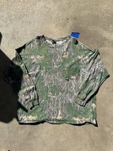 Load image into Gallery viewer, Vintage Mossy Oak Shadowleaf Camo Longsleeve (XXXL)