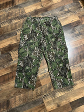 Load image into Gallery viewer, 90’s Mossy Oak Full Foliage Pants (XL) 🇺🇸