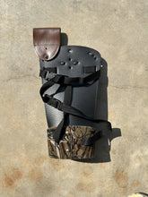 Load image into Gallery viewer, Vintage Mossy Oak Treestand Camo Quiver