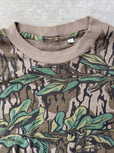 Load image into Gallery viewer, 90’s Mossy Oak Green Leaf Long Sleeve Shirt (L) 🇺🇸