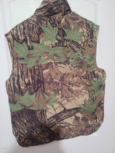 Load image into Gallery viewer, Realtree Vest