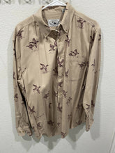 Load image into Gallery viewer, Mack’s Ducks Duck Print Shirt (M)
