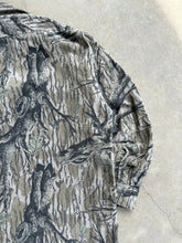 Load image into Gallery viewer, Vintage Mossy Oak Treestand Chamois Button Up Shirt (XL) 🇺🇸