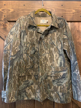 Load image into Gallery viewer, Mossy Oak Treestand 3 Pocket Jacket