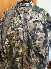 Load image into Gallery viewer, Vintage Mossy Oak button up