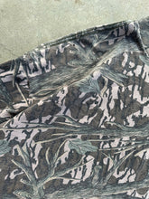 Load image into Gallery viewer, Vintage Mossy Oak Treestand Longsleeve T-Shirt (XL)
