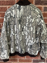 Load image into Gallery viewer, Vintage Red Head Trebark Lightly Quilted Jacket Size XL