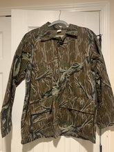 Load image into Gallery viewer, Mossy Oak Treestand 3 Pocket Shirt (M)🇺🇸